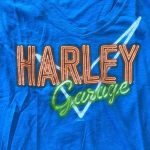 Harley-Davidson® Three Rivers Pittsburgh Women’s V-neck “Harley Garage” Tee - L